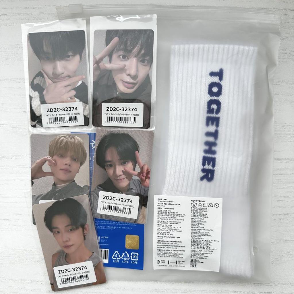 [USED] TXT Sold Out Socks + Choice of Trading Card Set
