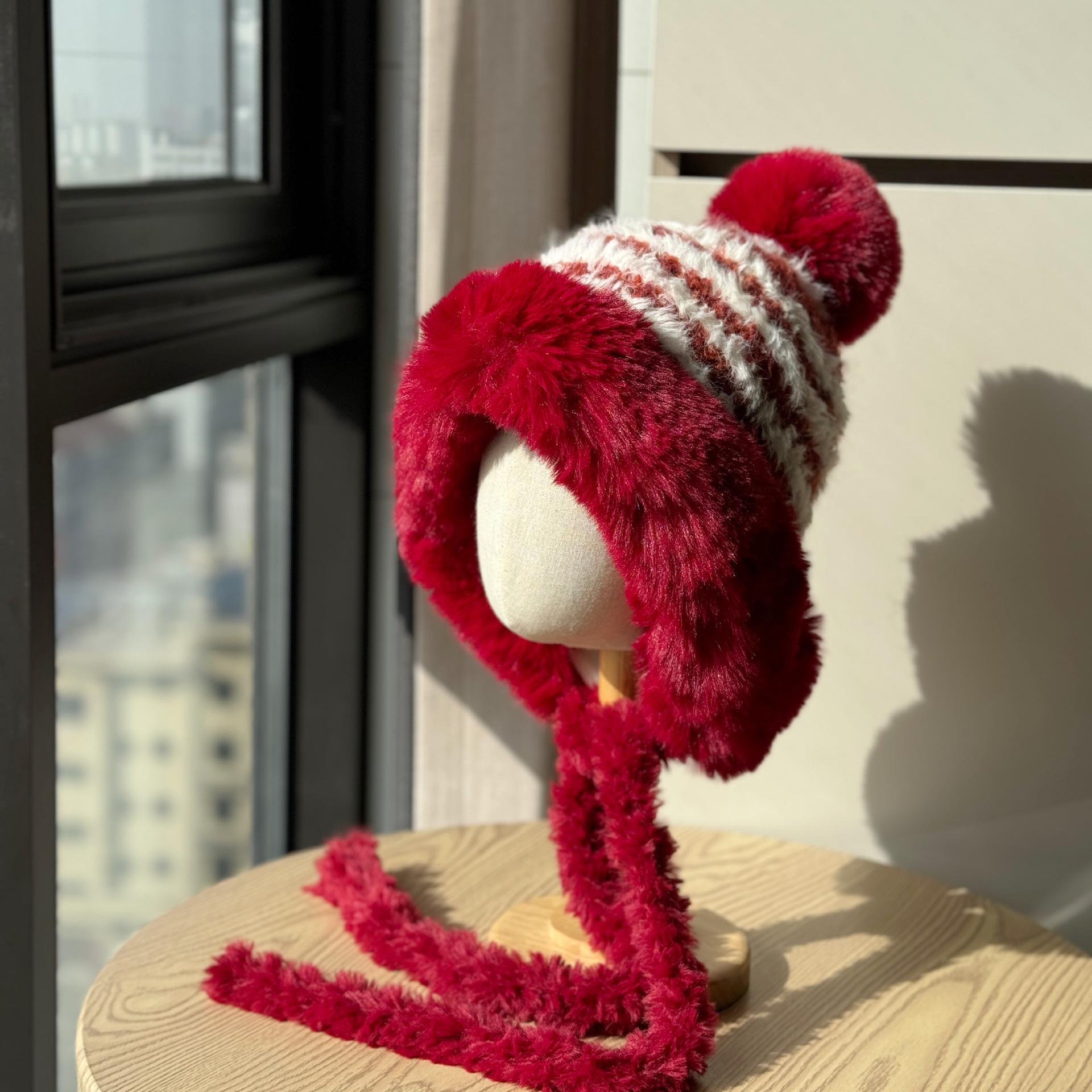 

New winter striped knitted Lei Feng hat for women, with added fleece and thickened lining, warm and suitable for cycling in the Northeast, cold-proof Adult54-60Average Size червоний