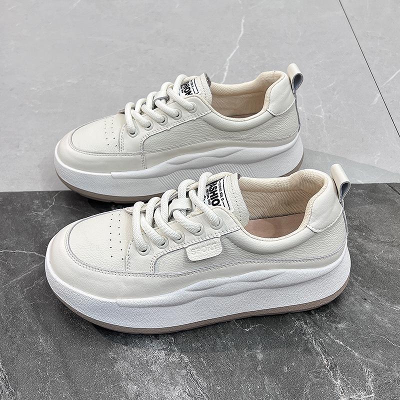 Sports and leisure shoes for women 2026 new four season shoes Korean version versatile retro thick soled student board shoes