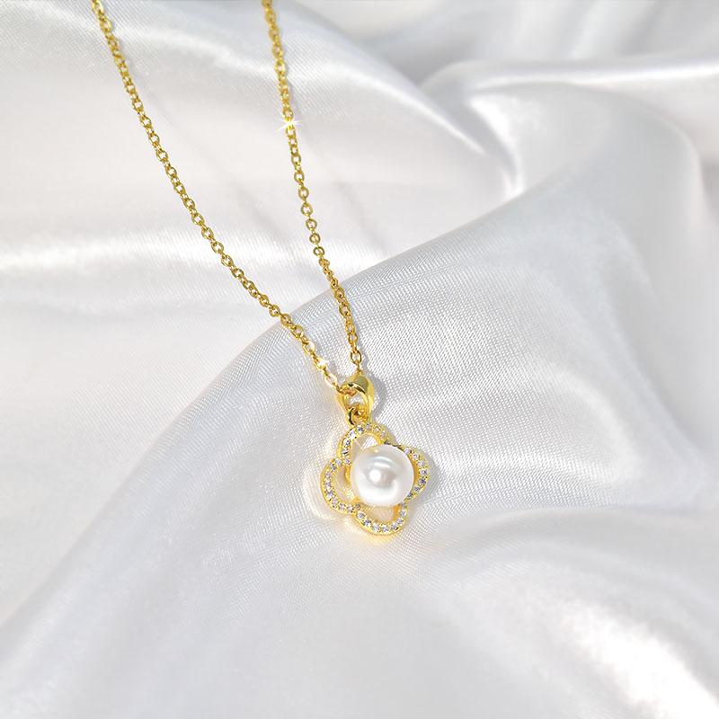 Pearl Clover Necklace Women'S Light Luxury Premium Sense Simple Versatile Titanium Steel Clavicle Chain