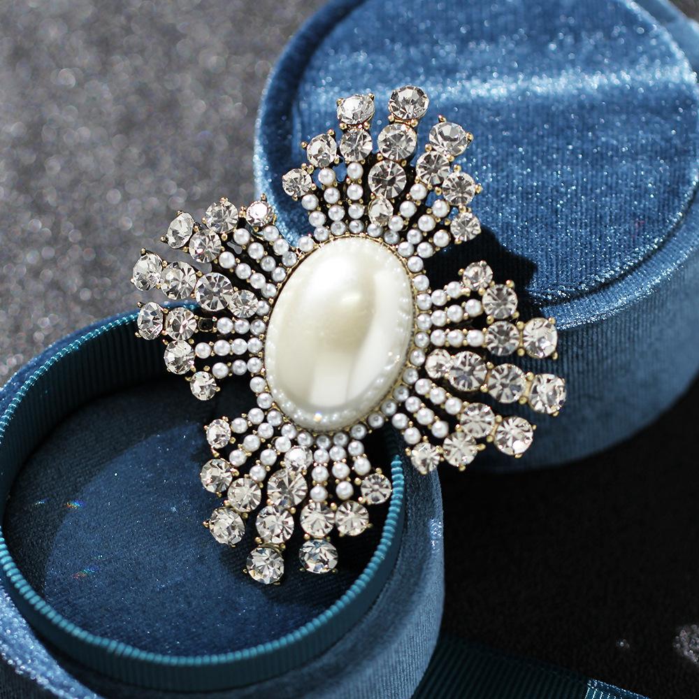 Vintage Cross Rhinestone Brooch - Exaggerated Exquisite Design, Women s Luxury Jewelry, Ideal for Weddings, Perfect Holiday Gift A