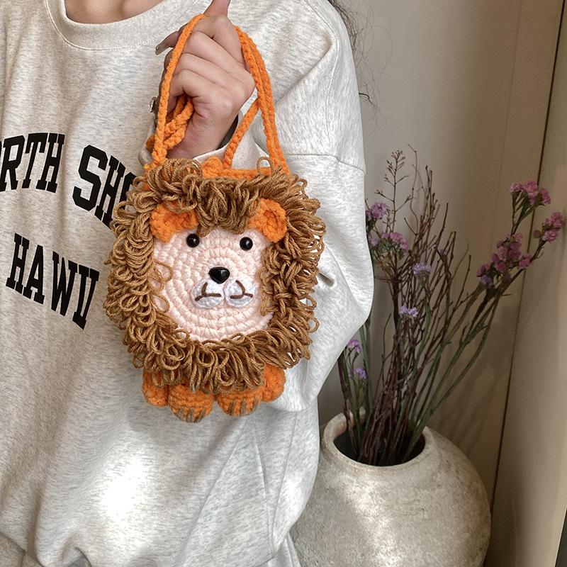 Handmade Crochet Lion Phone Bag, Cute Cartoon Knitted Crossbody Purse for Women, Mini Shoulder Bag for Phone