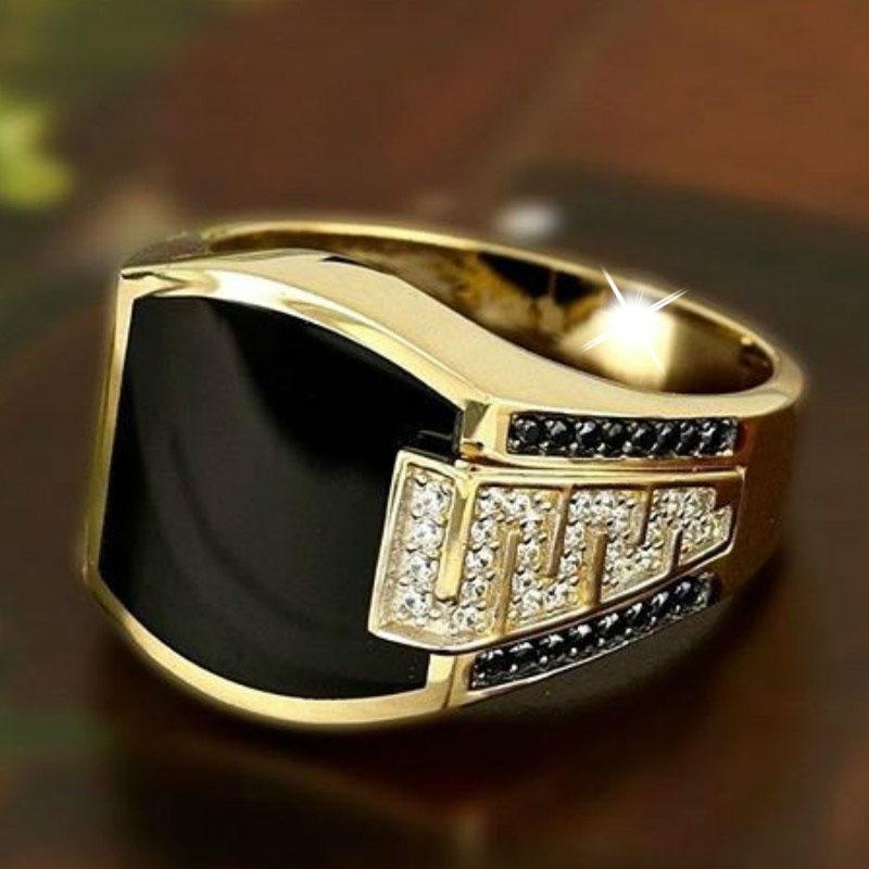 Anello da uomo classico Moda metallo color oro intarsiato pietra nera zircone Anelli punk per uomo Fidanzamento Matrimonio Gioielli di lusso