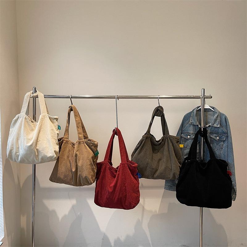 Drawstring Tote Bag Large Capacity Women's Leisure Travel Portable Shopping Bag Commuter Velvet Shoulder Bag Women's Bag