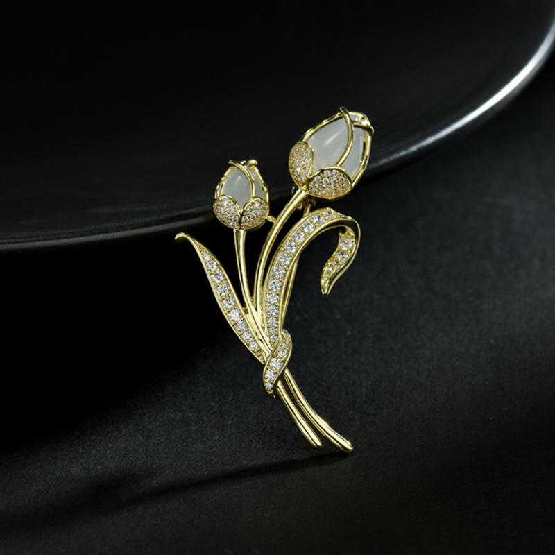 Japanese Tulip Brooch, High-End Feminine Exquisite Temperament, Diamond-Encrusted Brooch, Anti-Light Pin Buckle, Suit Accessories
