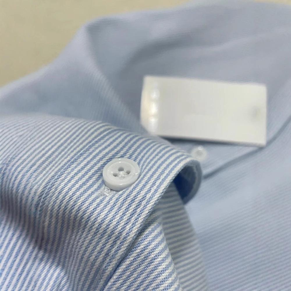 Blau gestreiftes, vielseitiges Damen-Langarmshirt für den Lagenlook im Frühling und Herbst