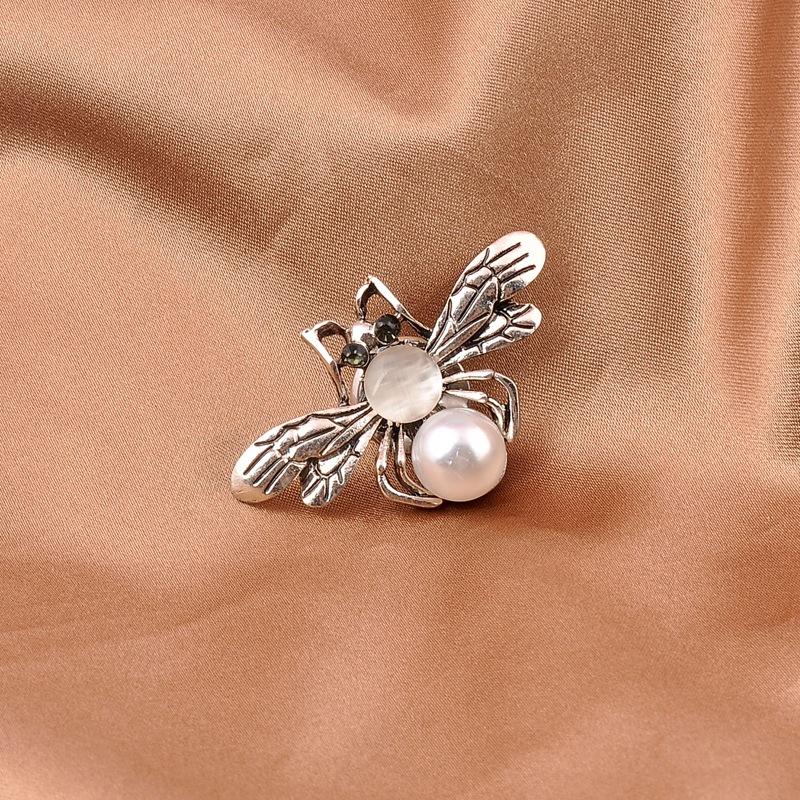 New Arrival Fashionable Stylish Bee Magnet Brooches Adorable Animal Crystal Stone Pearl Lapel Pin Scarf Hijab Pins Women Luxulry Jewelry Men