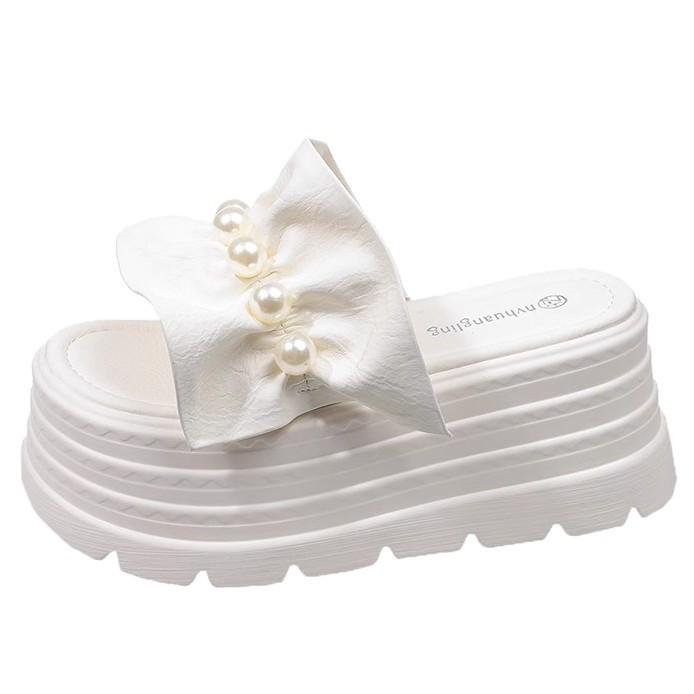 Xiaoxiangfeng Pearl Women's Summer Fashion 2025 New Niche Slippers Thick-bottomed One-word Clothes Soft-bottomed Comfortable Sandals