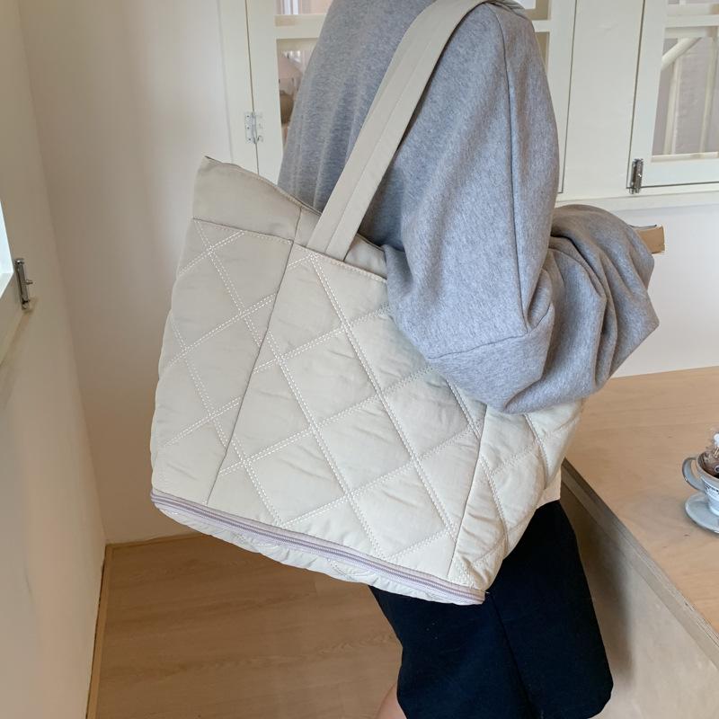 Women's Bag Rhomboid Shoulder Bag Commuter Large Capacity Tote Bag