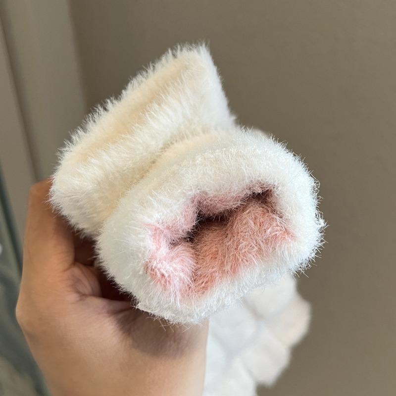 Simple striped knitted plush gloves for women, cold protection and warmth in winter, versatile outdoor cycling, dew fingers