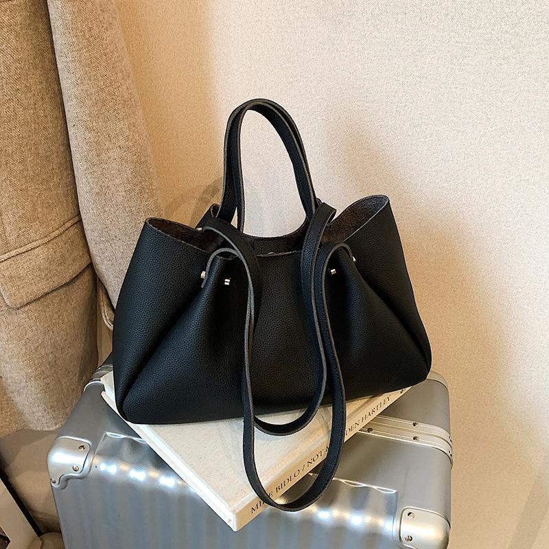 Simple Large Bag, Stylish Single-shoulder Bag, Large Capacity, Suitable for Office Commuters, Tote Bag