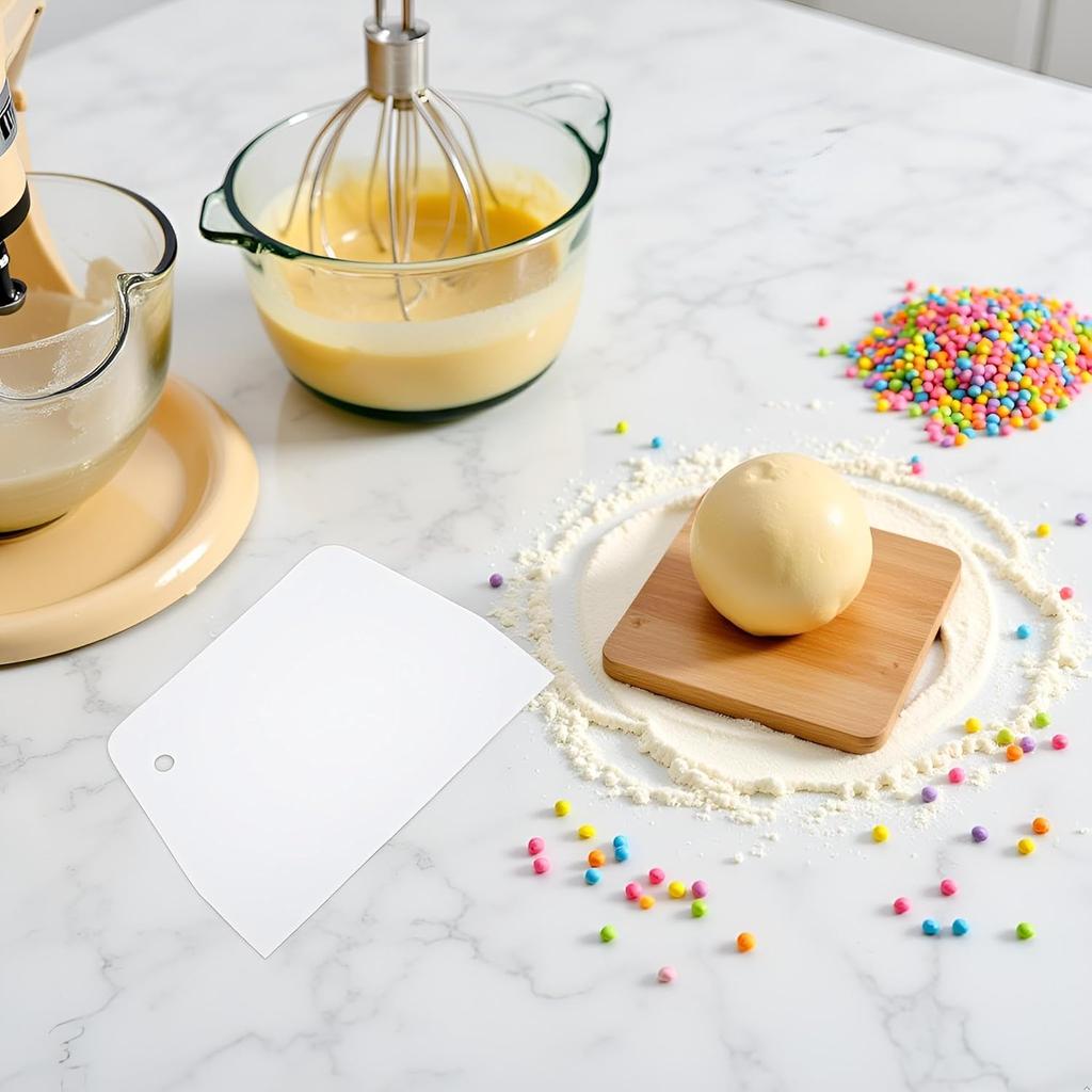 1Pc White Plastic Dough Scraper Cream Smooth Cake Flour Spatula Cutter Baking Pastry Tool Plastic Dough Scraper Tool,Essential for Baking and Cooking