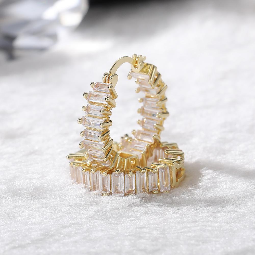 Huitan Luxury Round Hoop Earrings Women Geometric Cubic Zirconia Versatile Earring Brilliant Female Wedding Engagement Jewelry