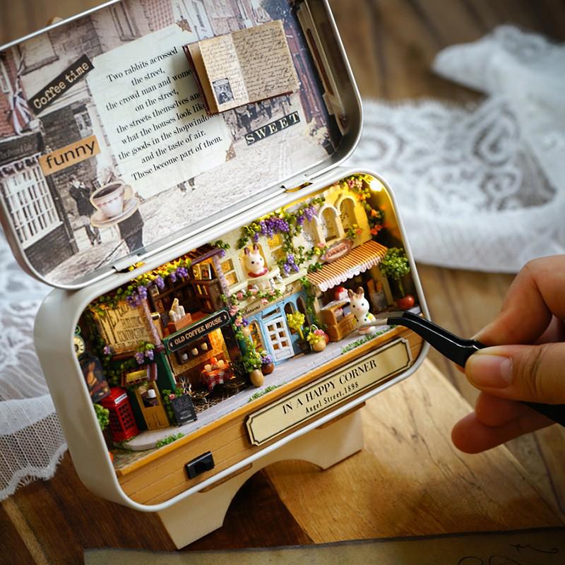 Zhi Qu Wu DIY Mini Box Theater Toy for Girls