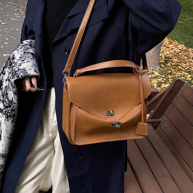 Retro Bag Women'S Large-Capacity Casual Briefcase Portable Commuter Tote Bag