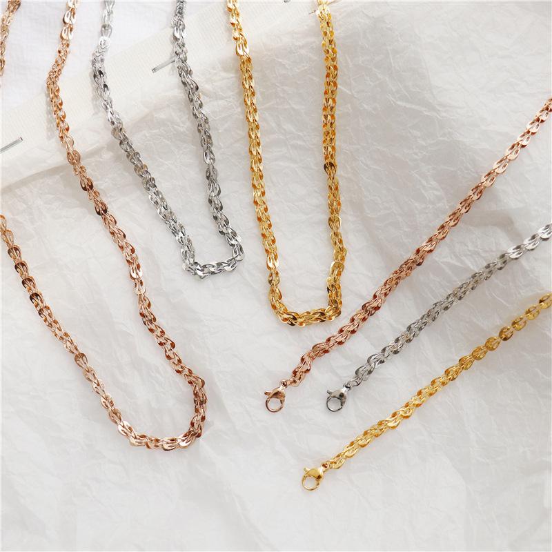 Japanisch-Koreanischer Stil Fächerförmige Phönixschwanz Halskette, Einfache Rauten Schlüsselbein Kette für Frauen, Titanstahl Pfirsichherz Schmuckstück.