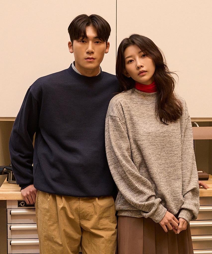 Peideomeonteu [2Pack] Knit Round Sweatshirt (Type A)
