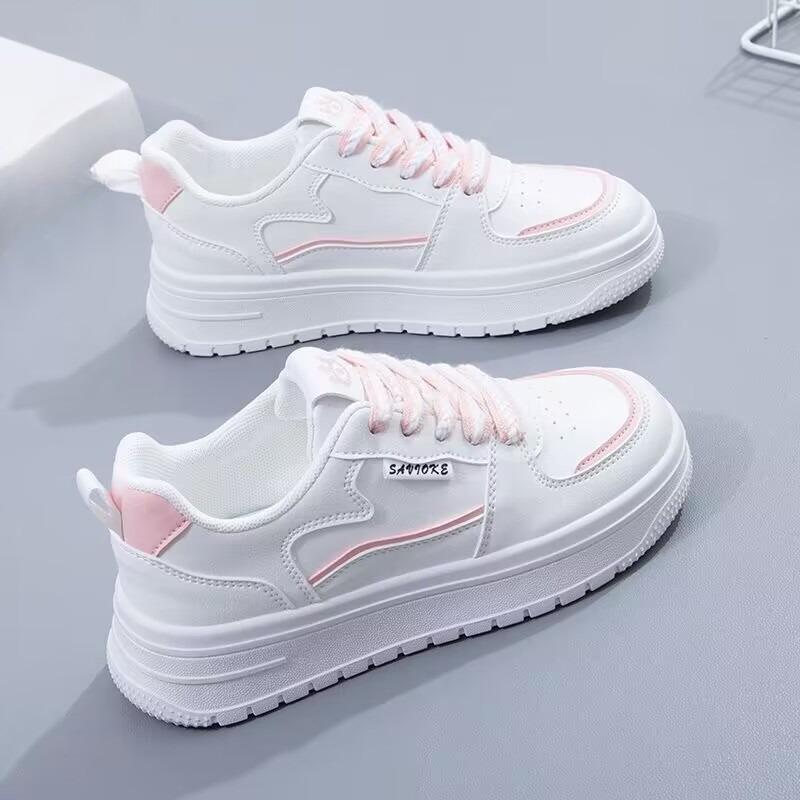 Die neuen Damen-Sneaker mit dicker Sohle und Höhenabsatz sind vielseitig, atmungsaktiv, lässig und sportlich.