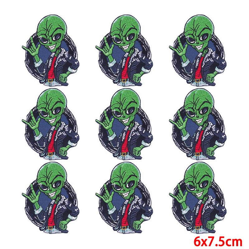 10 Pcs/lot Wholesale Embroidery Patch Iron On Patches For Clothing Patches On Clothes Jackets Decor Applique Sew Supplies