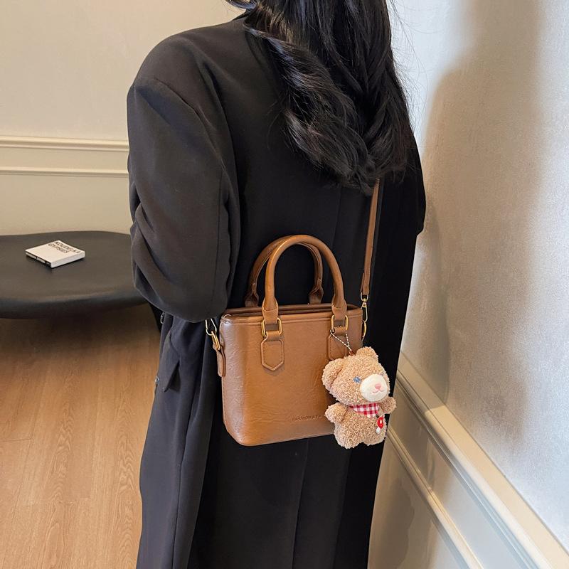 Retro High-End Hand Carry Fashion Bucket Bag Women'S Simple Shoulder Oblique Span Bag