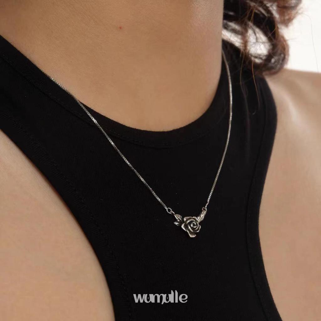 Chao Xiaobai 925 Sterling Silver Black Rose Necklace for Women - Retro Thai Silver Clavicle Chain, Fashionable and Simple.