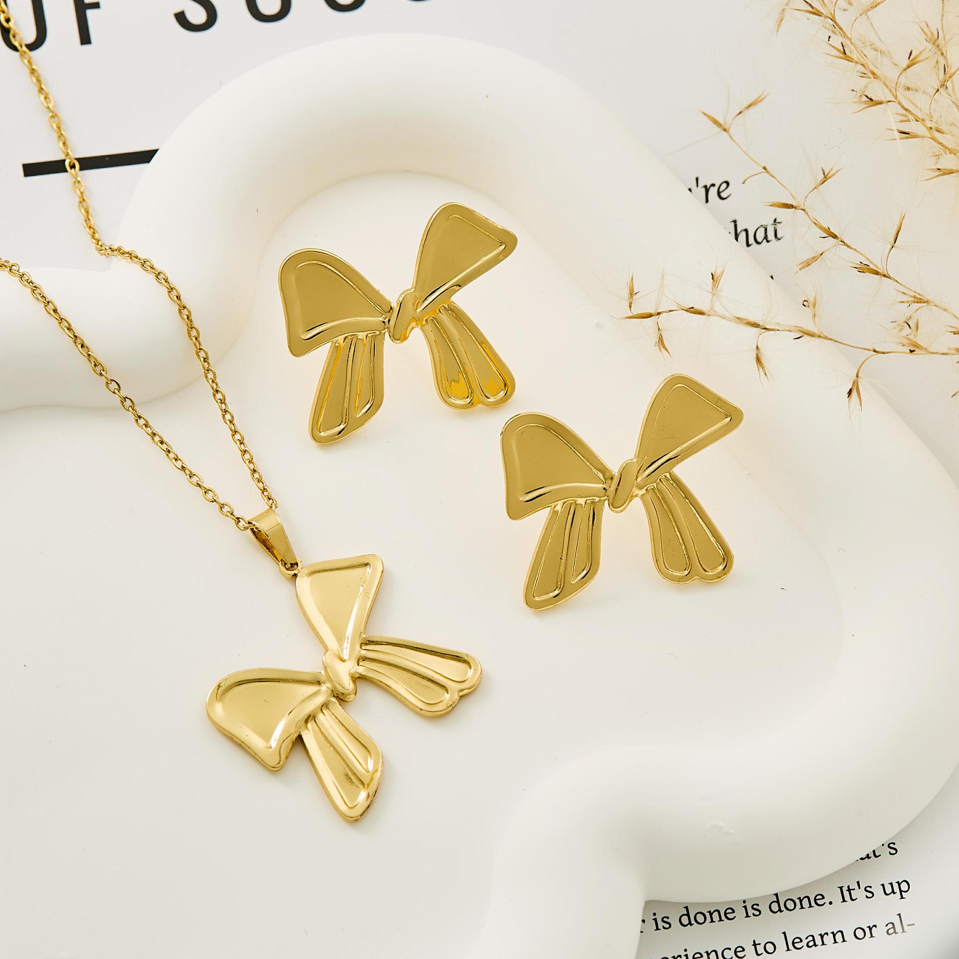 

Exquisite 2025 Butterfly Necklace & Earrings Jewelry Set