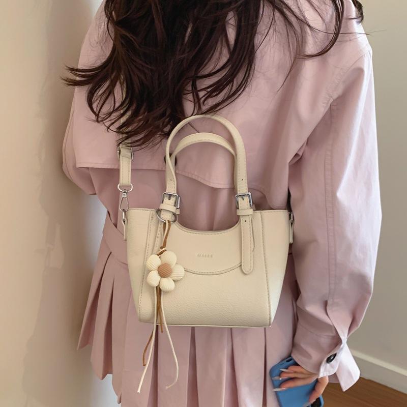 Underarm bag women's bucket bag new Korean version fashion shoulder bag niche commuter bag casual messenger bag tide