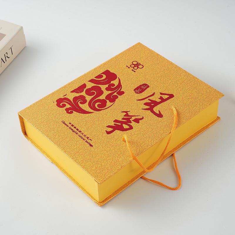 

Weifang Kite Tassel Photo Frame: Chinese Craft Ornament & Travel Souvenir Tassel Color Random