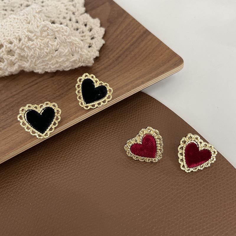 Retro Heart Stud Earrings: Drip Glaze Style, Women's Autumn/Winter S925 Silver Influencer Jewelry