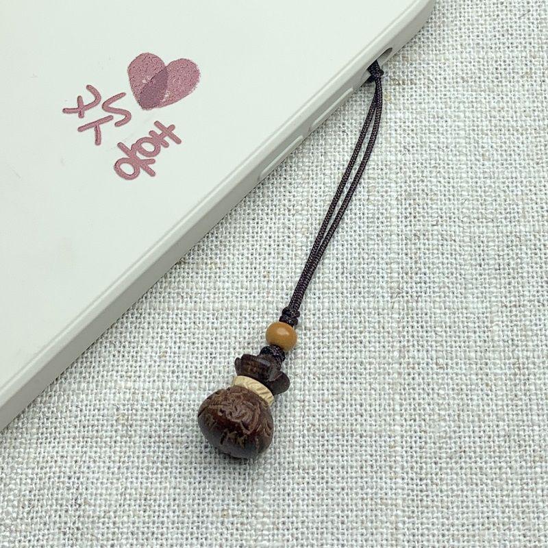 Peach Wood Lotus Plum Blossom Charm Keychain: Ancient-Style Pendant for Men & Women with Silk Flowers