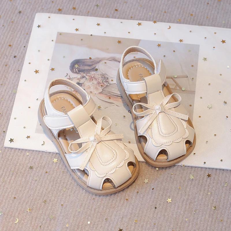Classic Girls Sandals Kids Beach Shoes Anti-kick Cut-outs Breathable 2025 Summer Brand New Children Sandals T-strap Cute Bowtie