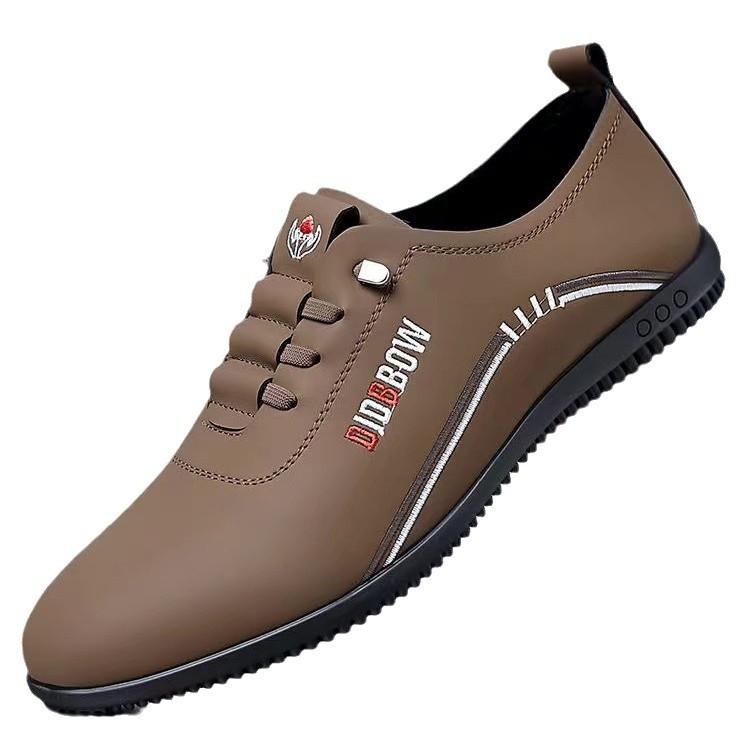 Men's leather shoes are light in autumn, and men's casual leather shoes are soft-soled men's shoes. Driving shoes are trendy and casual shoes.