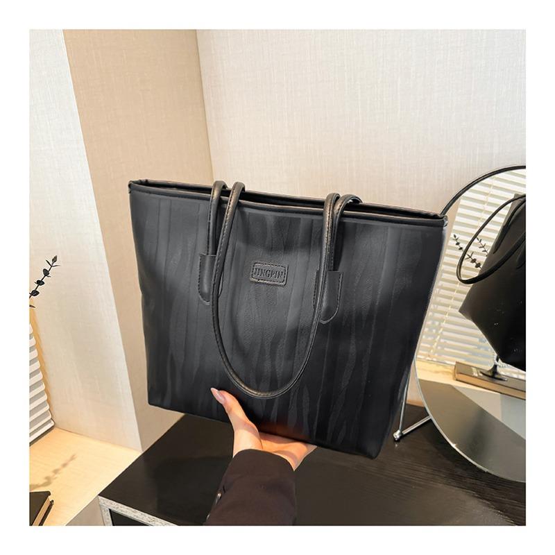 

Large capacity tote bag women s bag new shoulder bag fashion handbag large bag simple чёрный
