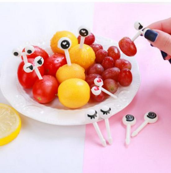 Animal Farm Mini Bento Picks: Cute Plastic Fruit Forks for Children's Bento Decoration