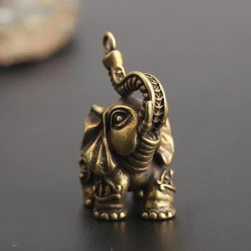 Retro Brass Auspicious Elephant Ornaments Keychain Metal Animal Keychain Living Room Decoration Home Decor Accessories
