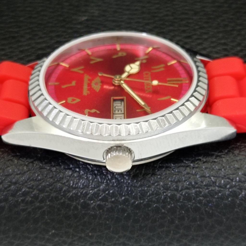 REFURBISHED JAPAN CITIZEN AUTOMATIC 8200 MENS DAY&DATE RED DIAL WATCH a432225-2 R110-a432225