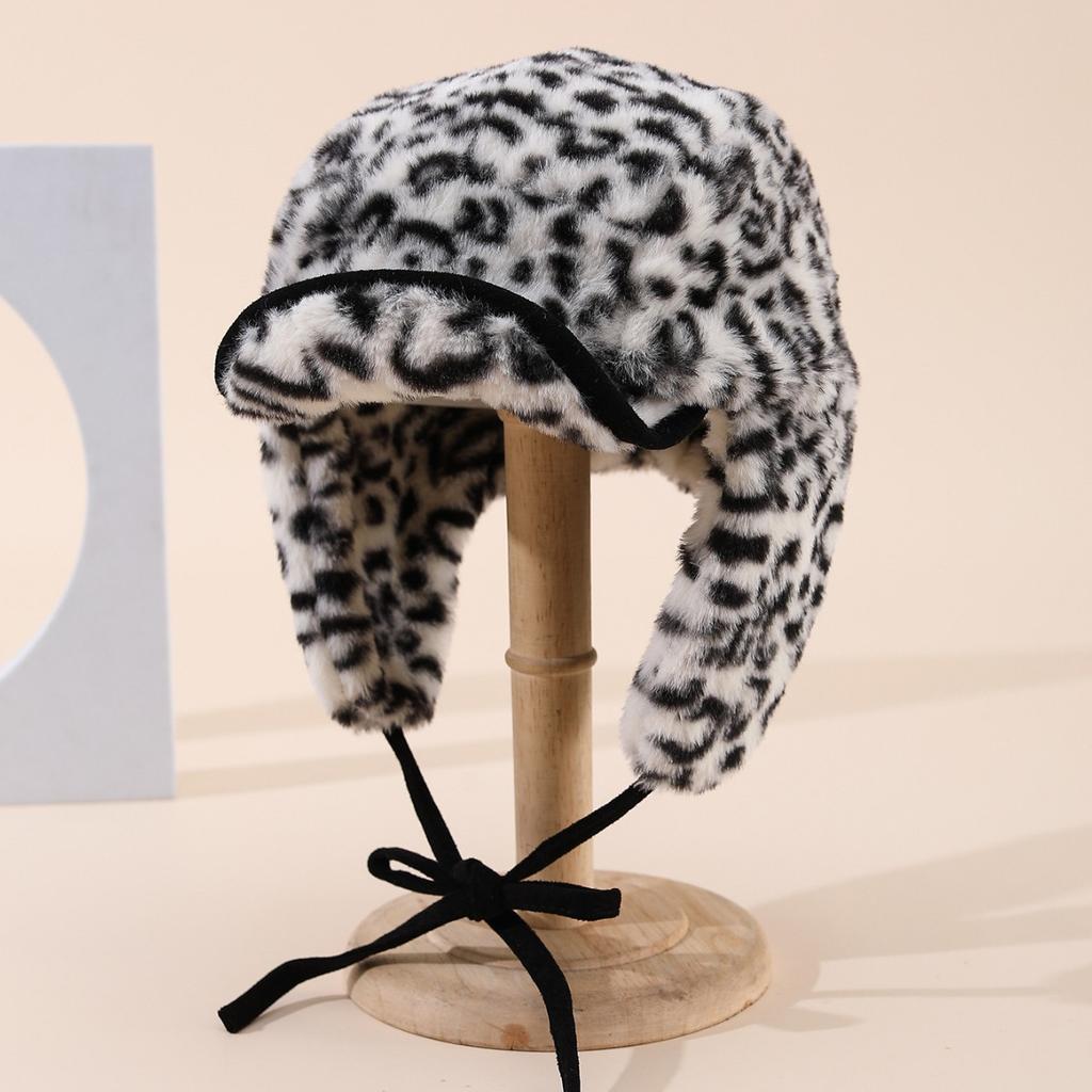 Winter Hats Woman Leopard Print Faux Fur Earflap Hat Beanie Cold Proof Warm Women Bomber Hat Female Ear Protection Cap