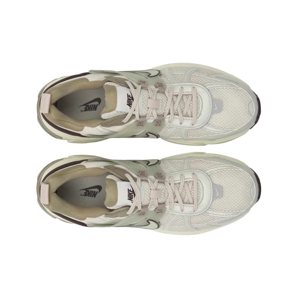 Nike Baskets pour femme V2K Run Light Orewood Brown pour femme Crème Kaki Terre FD0736-103