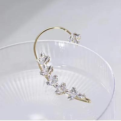 Kolczyki – Kolczyki typu "ear cuff"