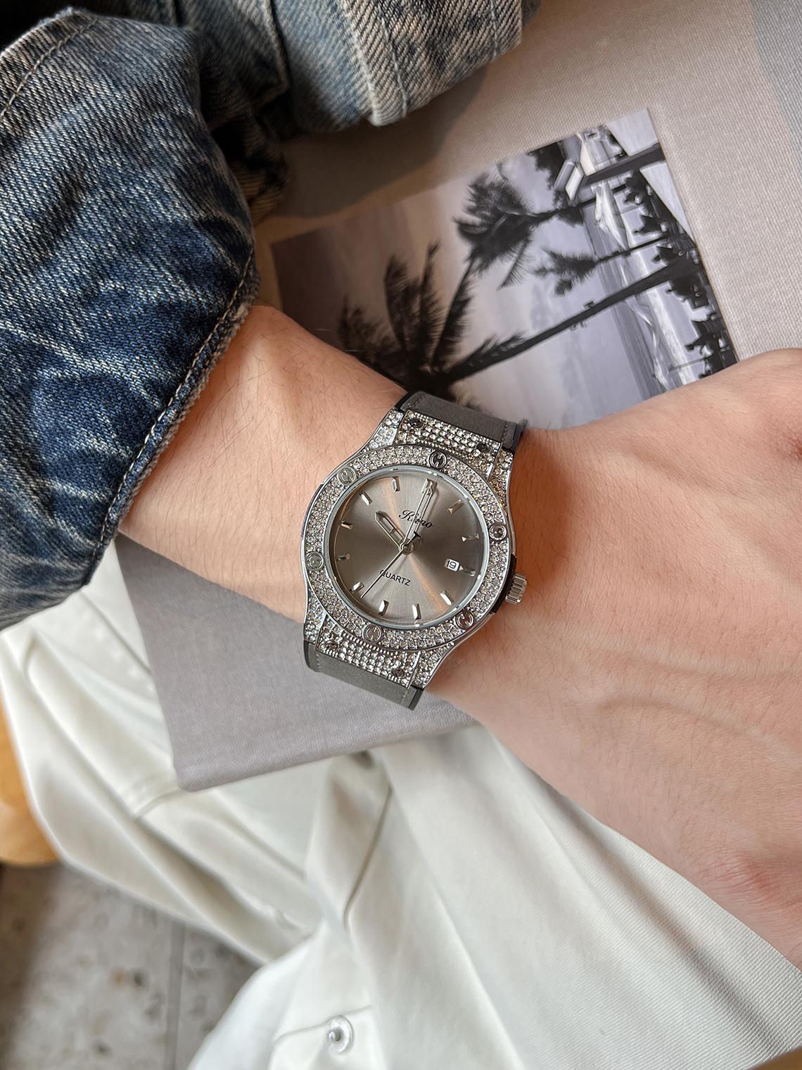 

КВАРЦЕВЫЕ ЧАСЫ В ШВЕЙЦАРСКОМ СТИЛЕ ДЛЯ МУЖЧИН И ЖЕНЩИН Yes серый