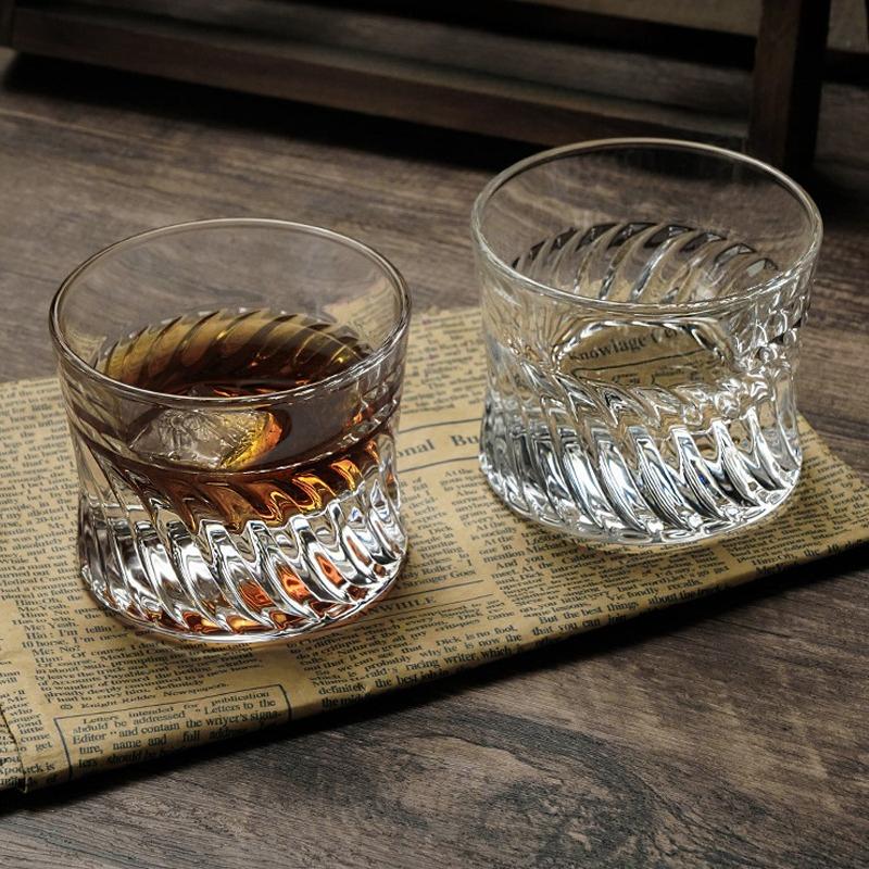 Vintage Carved Crystal Cup Elegant Thick Bottom Cocktail Glass Creative Transparent Whiskey Glass Cups Suitable for Gift Giving