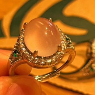 Jadeite White Ice Light, Natural White Chalcedony Ring, Agate Ring, Real Shot.