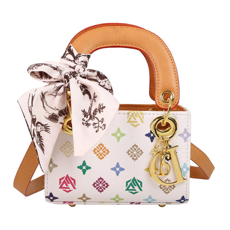 Women's bag high-end light luxury Princess Diana bag 2025 new shoulder messenger bag texture versatile temperament printed handbag