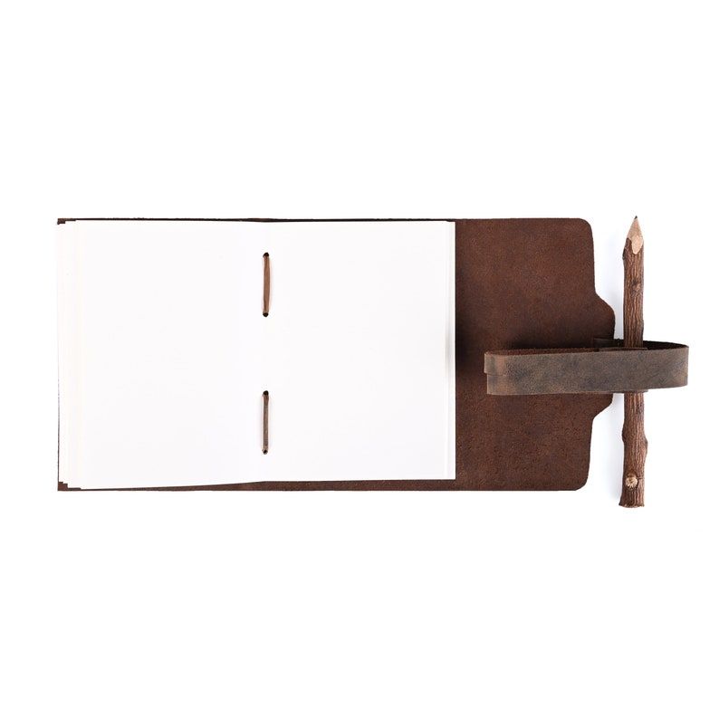 Handmade Treasuree Classic Leather Journal, Un-ruled Notebook/ Sketchbook l Full Grain Leather, Hunter Leather