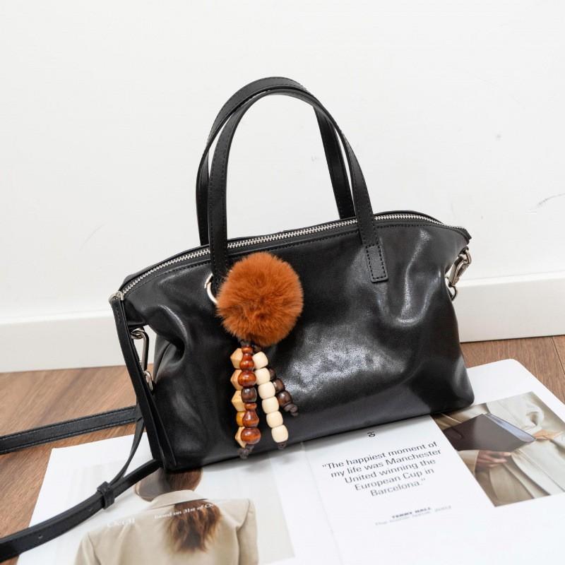 

Fashionable High-end Handbag 2026 Simple All-matching Cowhide Shoulder Bag Cute Hanging Cross-body 26x9.5x18CM чёрный