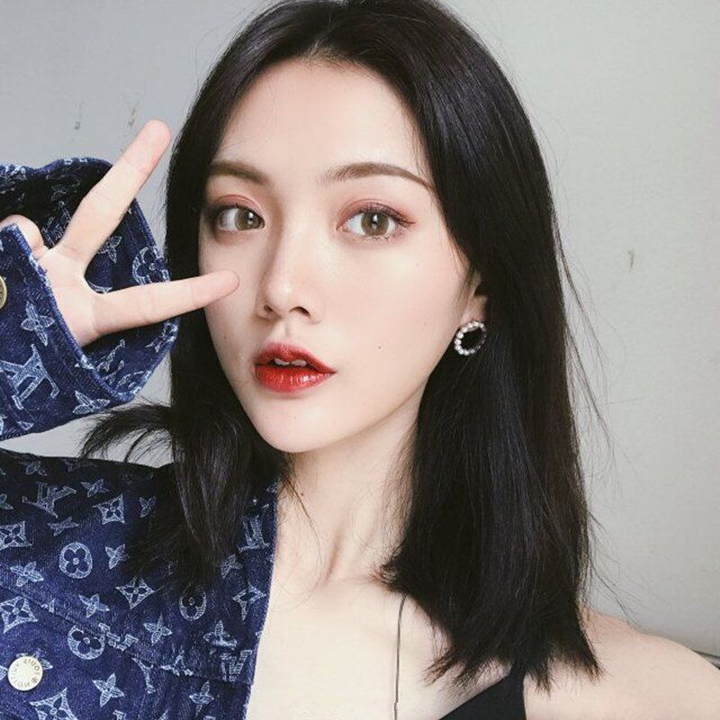 Women's Fashion Mid Length Centre Parting Wig Daily Use Natural Looking Synthetic Straight Wigs