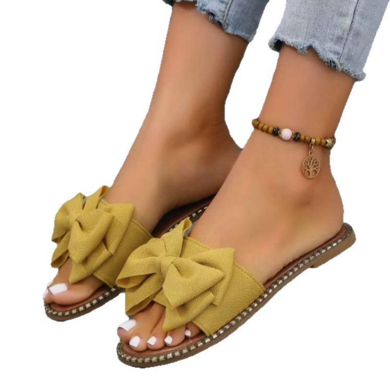 Boty velkých velikostí Žabky s plochou podrážkou a Žabky