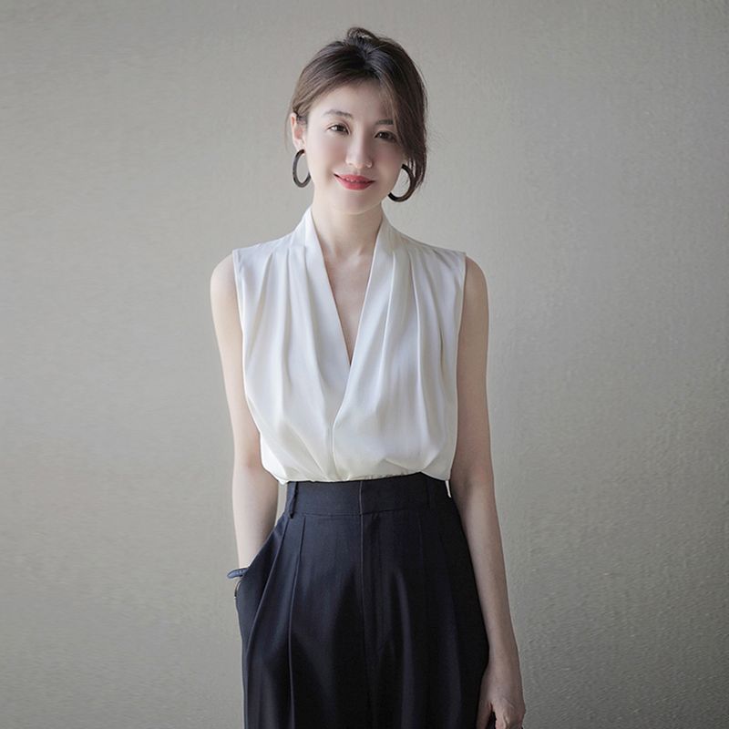 

V-neck Suit Inner Match Sleeveless Halter Top Satin Pearl White L 55.00 kg-60.00 kg