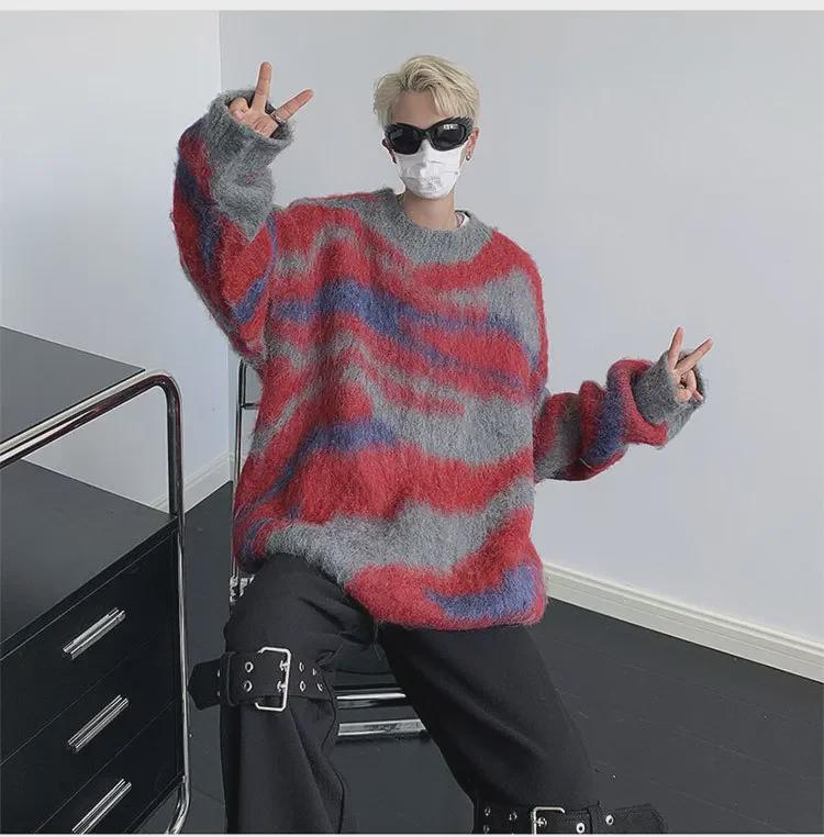 Men's Striped Mink Velvet Sweater: Trendy Japanese Style, Youthful Round Neck Pullover for Autumn and Winter.
