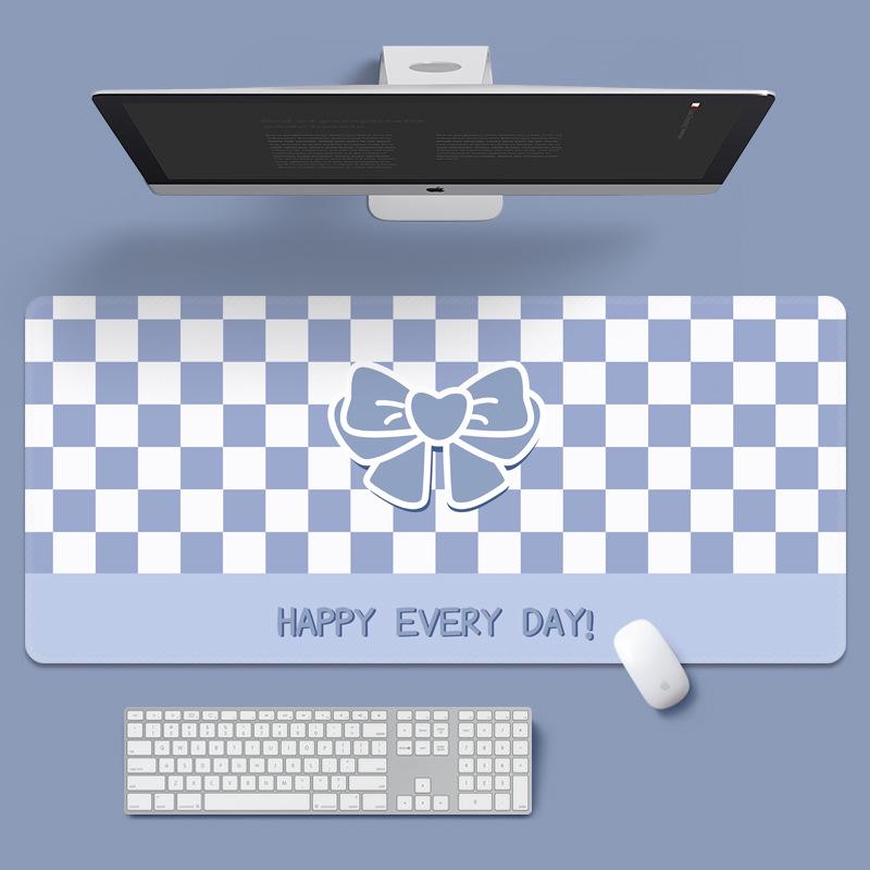 Extra Large Cute Checkered Mouse Pad, Flower Bear Design, Desk Mat for Laptop and Keyboard